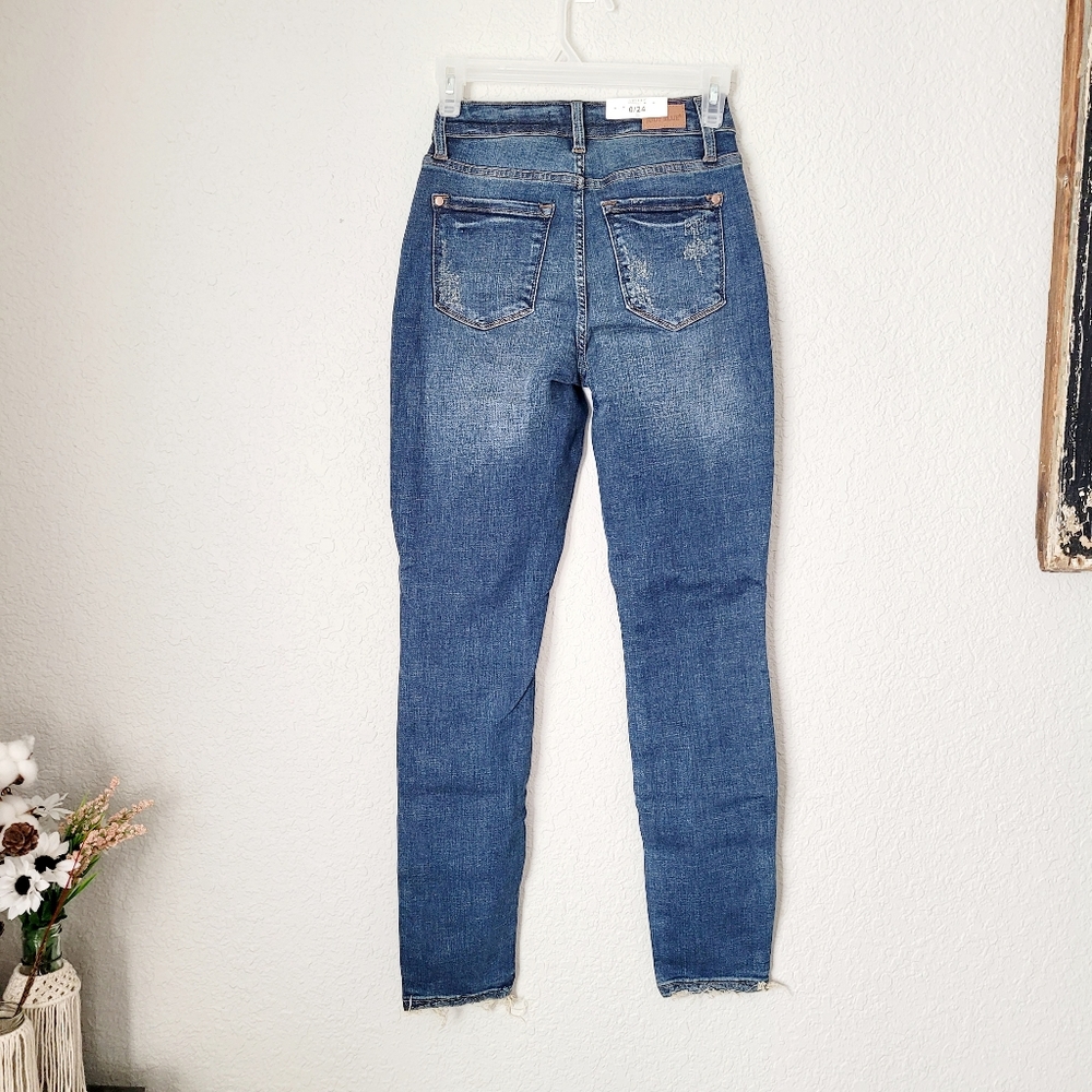 Judy Blue Mid Rise Distressed Dark Wash Relaxed Stretch Jeans Size 0(24) - Picture 10 of 15